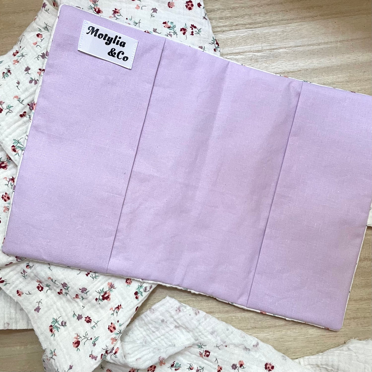 Protège carnet de santé - Creamy Flowers