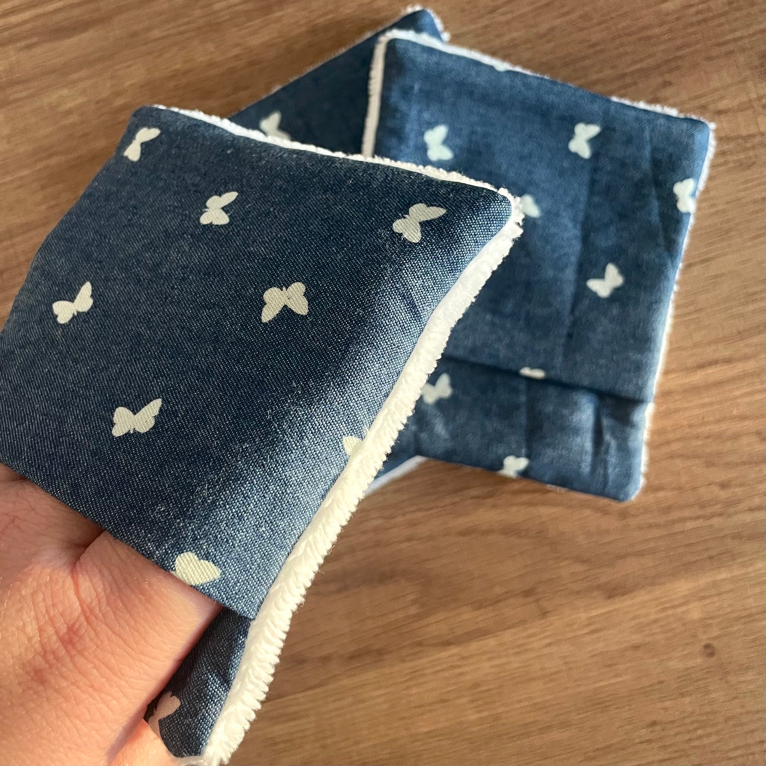 Débarbouillettes à revers