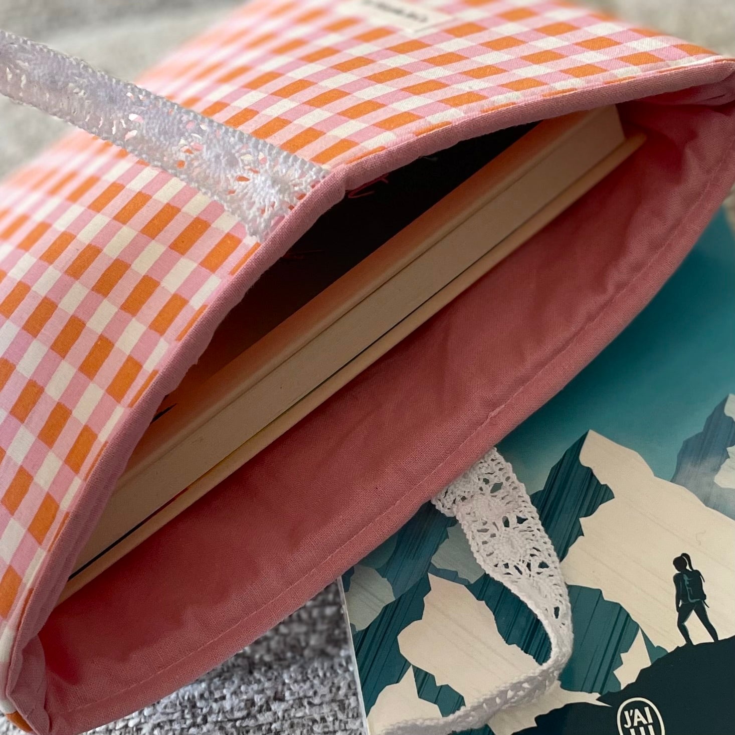 Pochette à livre - Retro Peach 🍑